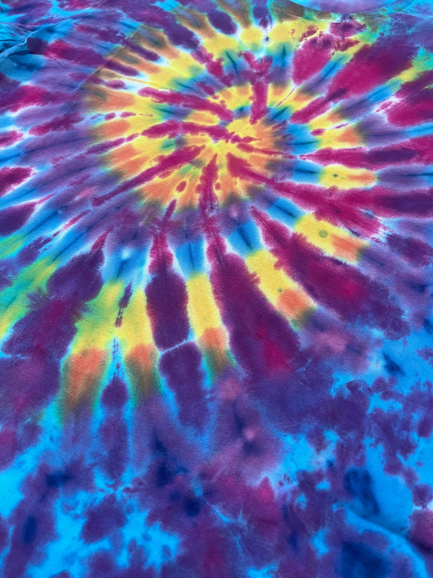 🌈Spiral Tie Dye T-Shirt – Size XS 🌈