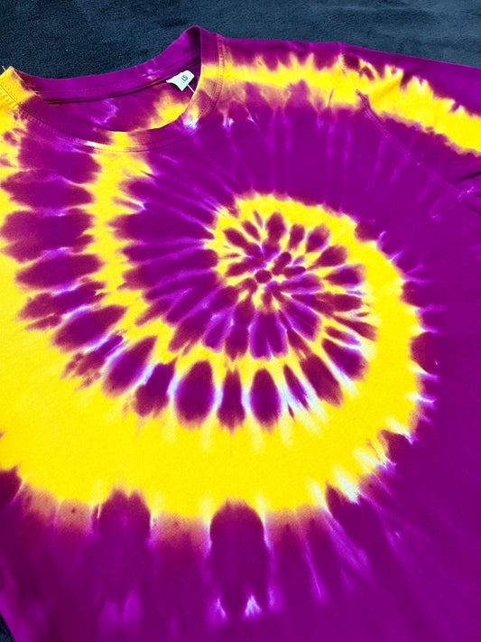 💜💛 Purple Yellow Spiral Tie Dye T-Shirt – Size S 💛💜