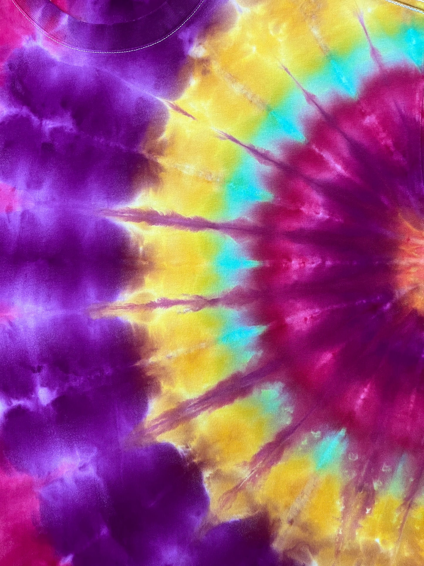 🌈 Hot Water Boxy Tie Dye T-Shirt – 240g Cotton 🌈