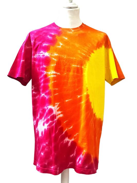 Camiseta Tie-Dye de volcán con pliegues en abanico